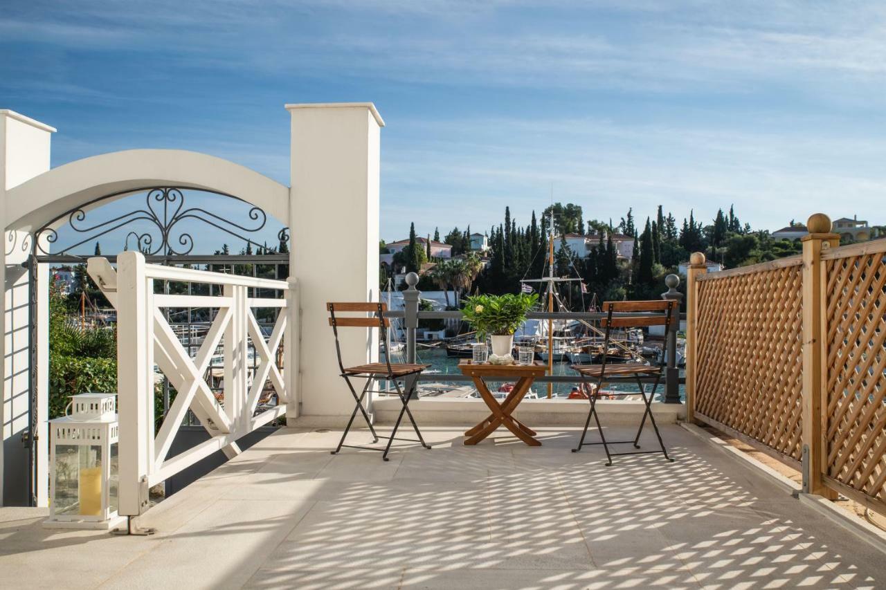 Porto Vecchio Luxury Suites Spétses Exterior foto