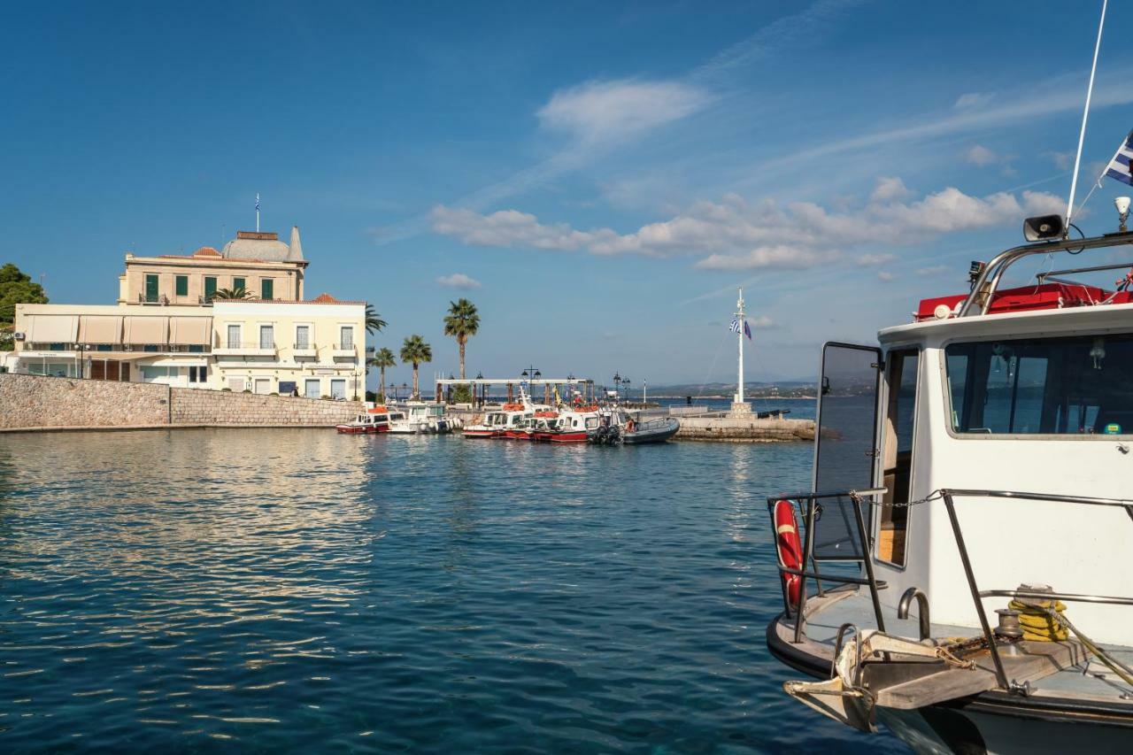 Porto Vecchio Luxury Suites Spétses Exterior foto