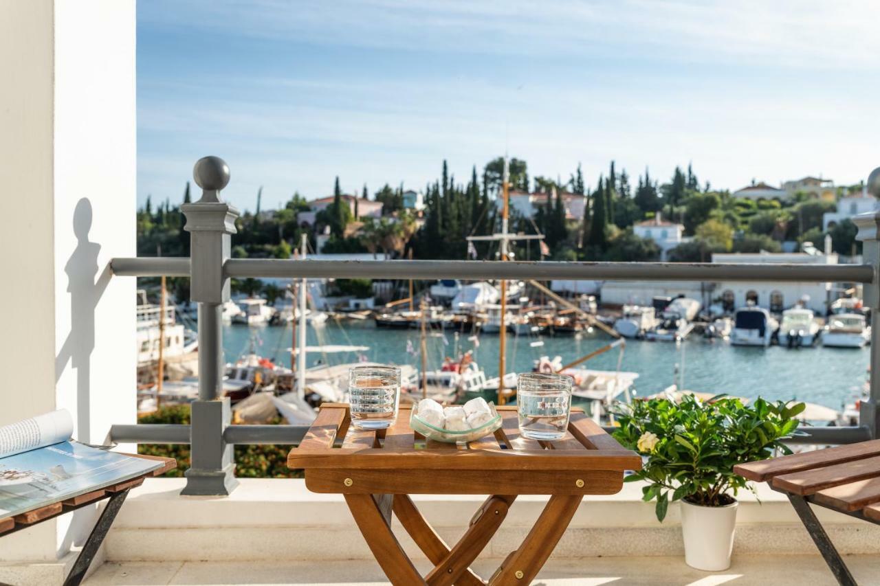 Porto Vecchio Luxury Suites Spétses Exterior foto