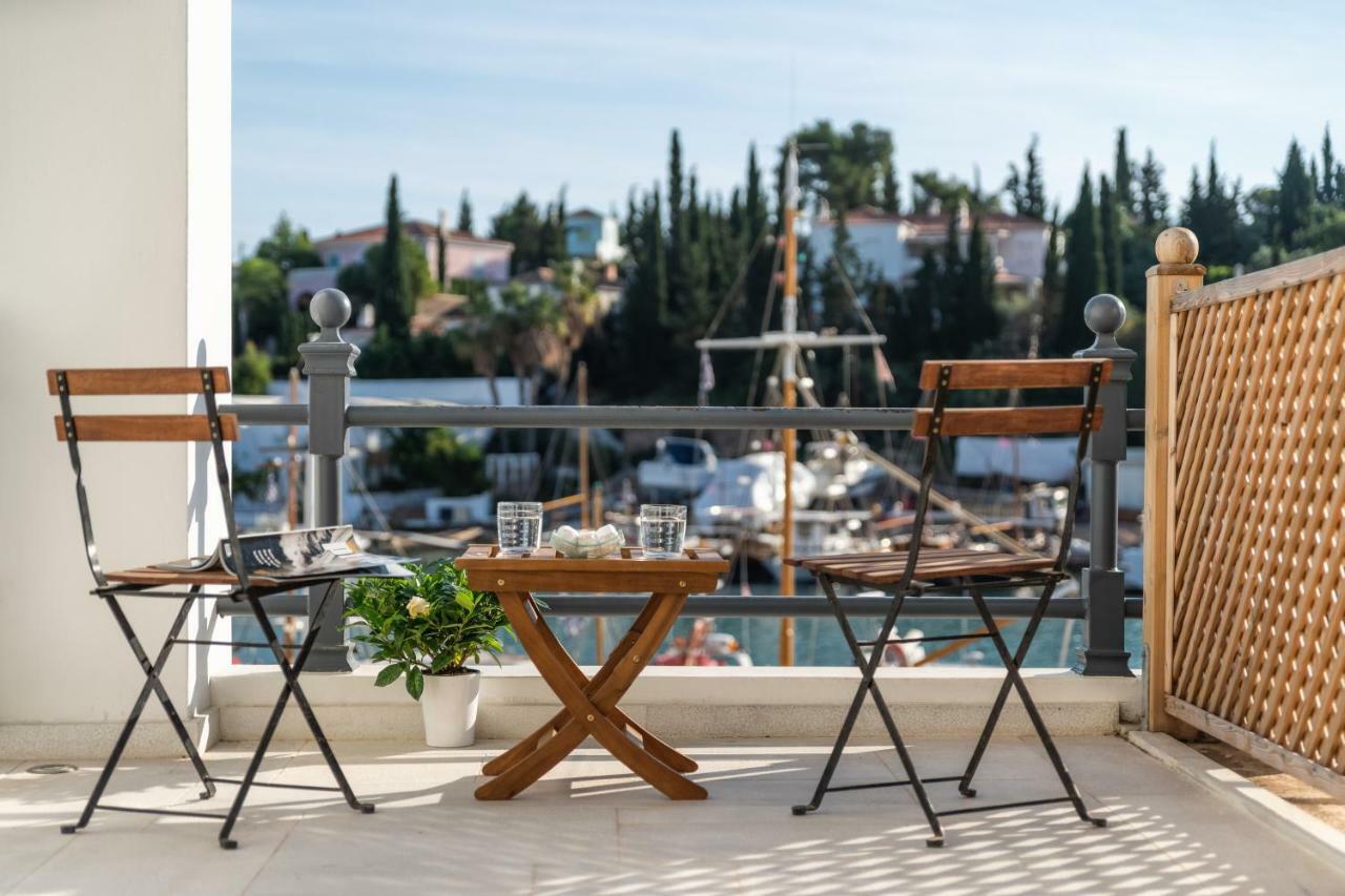 Porto Vecchio Luxury Suites Spétses Exterior foto
