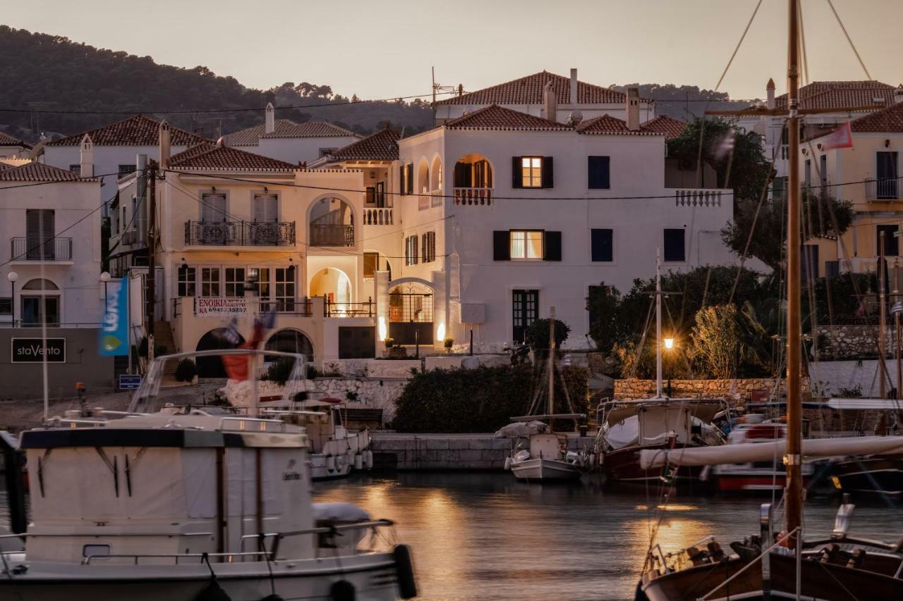Porto Vecchio Luxury Suites Spétses Exterior foto