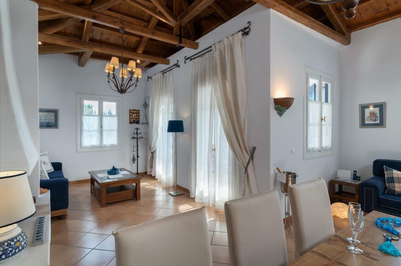 Porto Vecchio Luxury Suites Spétses Exterior foto