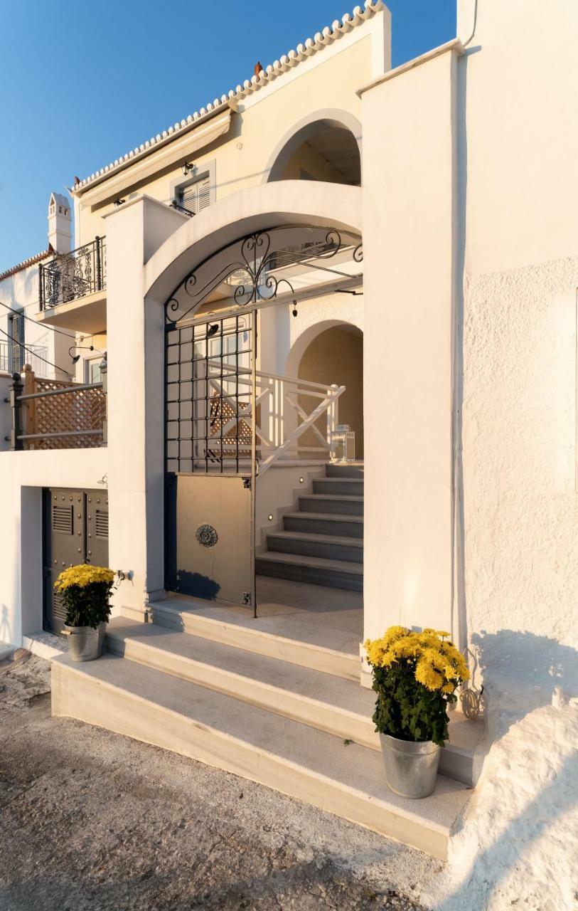 Porto Vecchio Luxury Suites Spétses Exterior foto